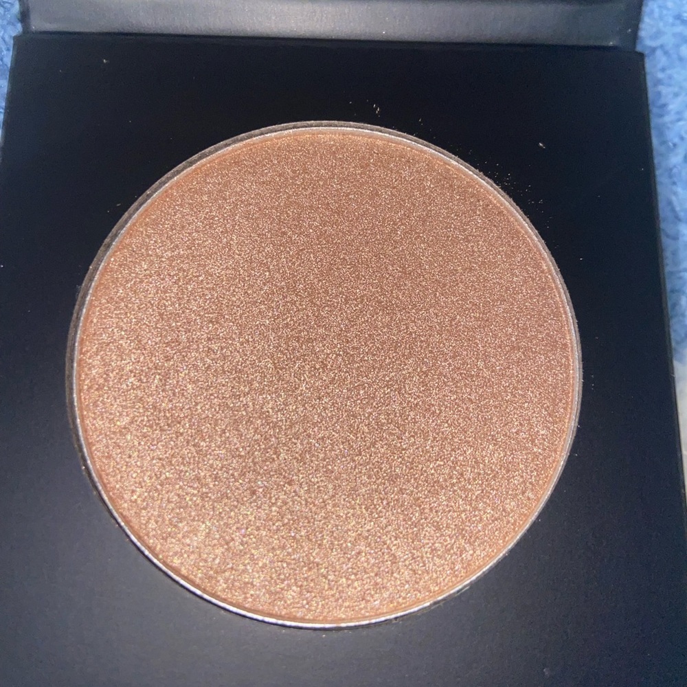 Araceli beauty tequila highlighter in the shade blanco - Picture 3 of 4